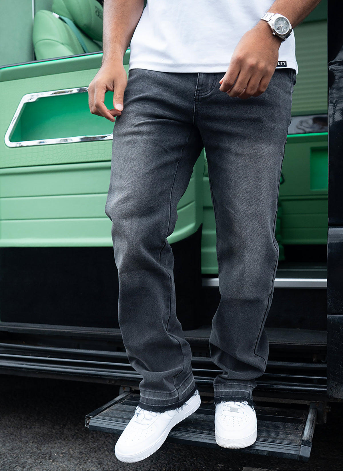 Vintage Raw Hem Jeans - Black