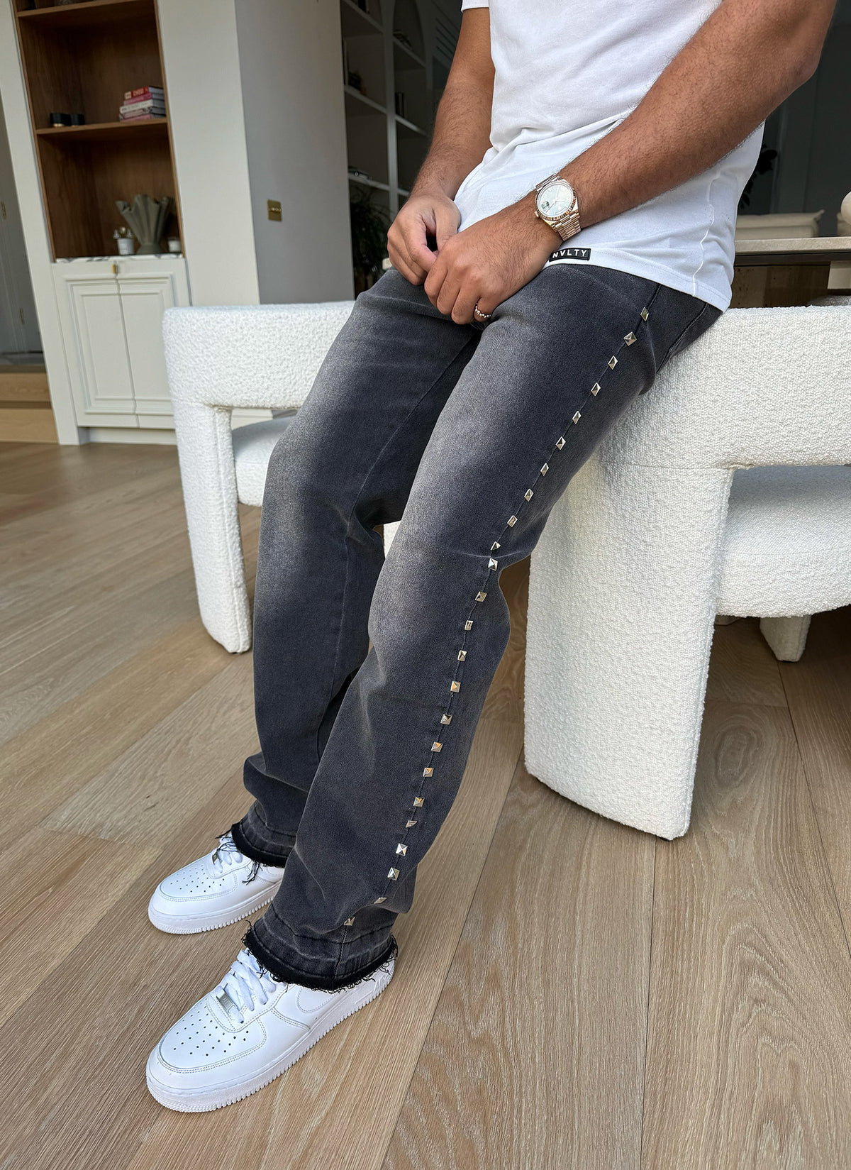 Vintage Pyramid Studded Jeans - Black