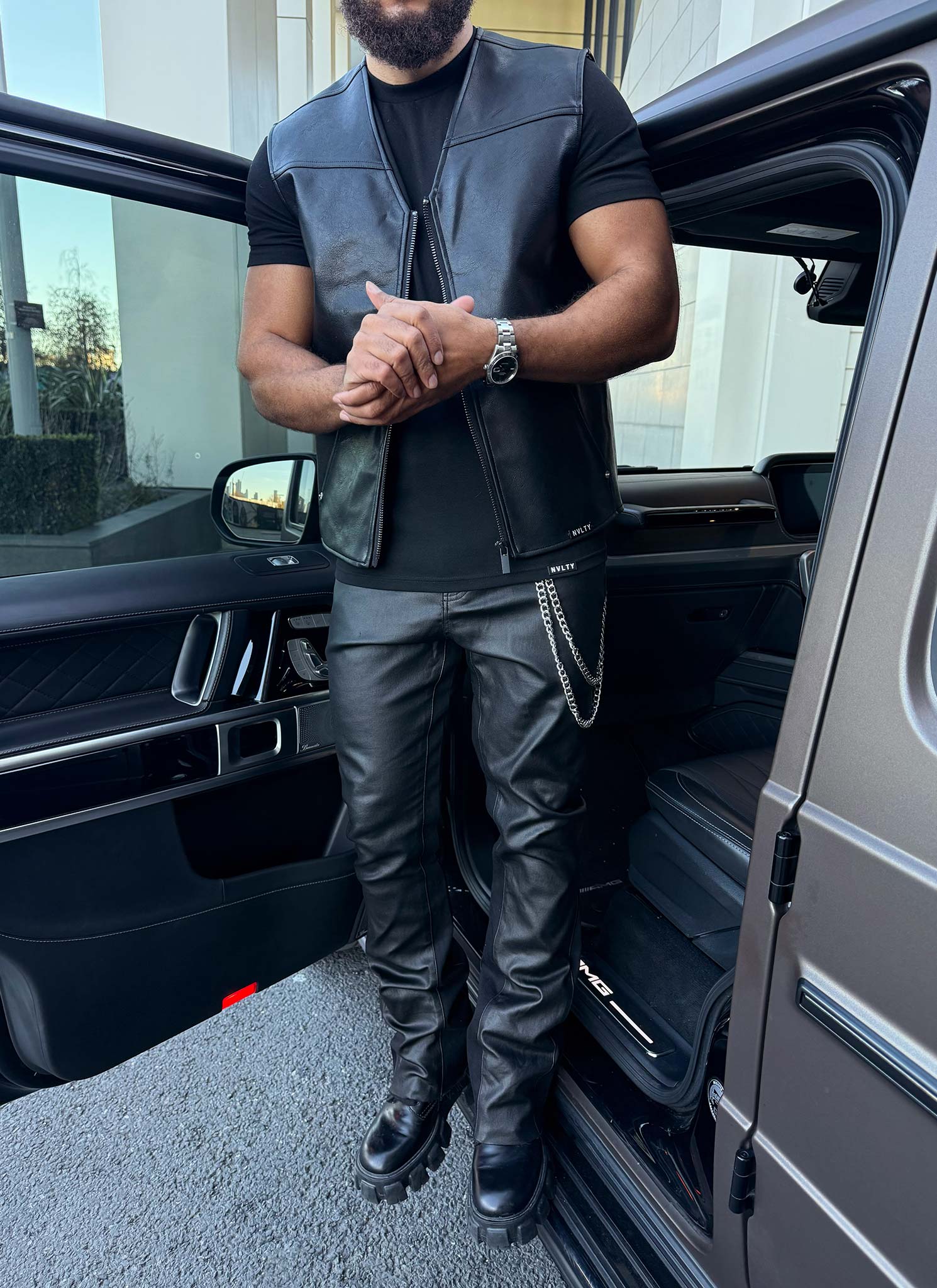 Leather Carpenter Rivet Vest - Black – N V L T Y