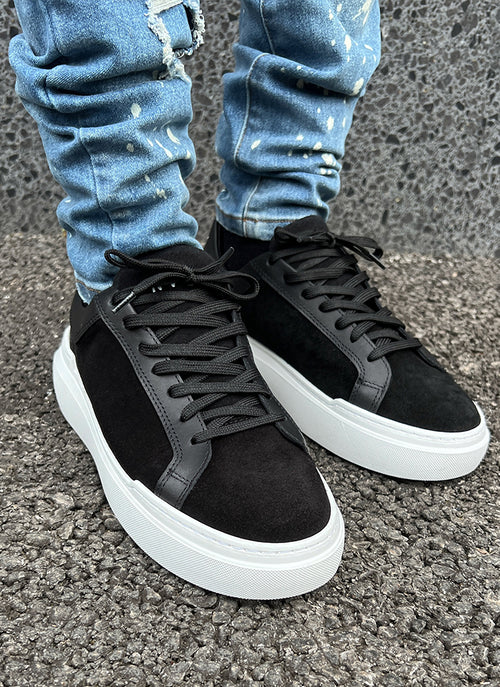 Essence Trainer - Black