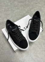 Essence Trainer - Black