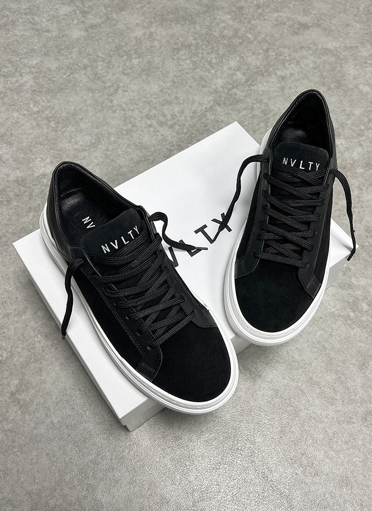 Essence Trainer - Black