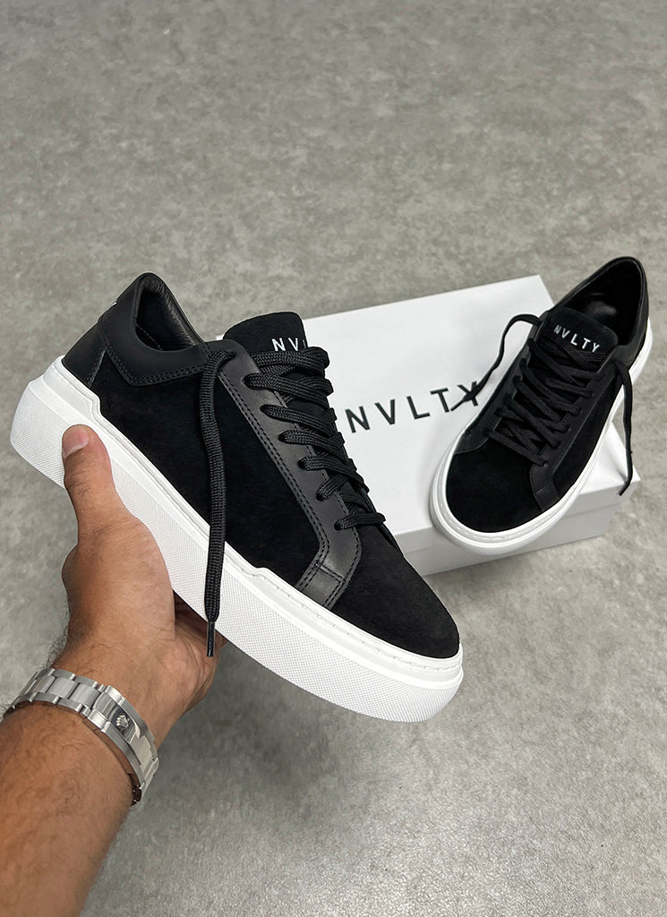 Essence Trainer - Black