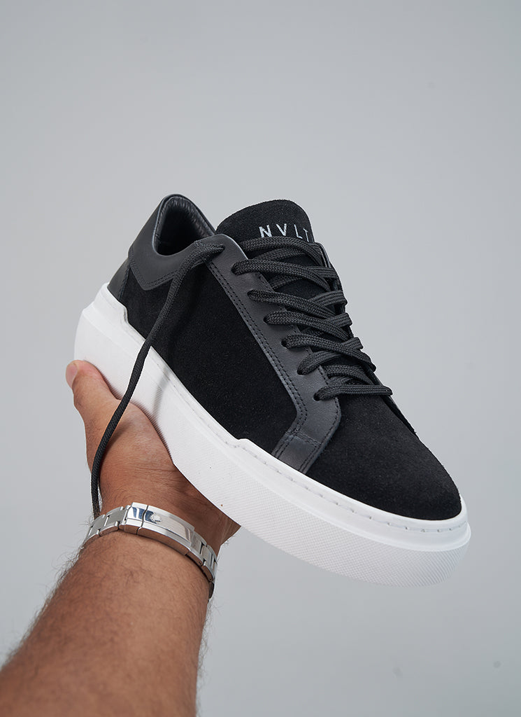 Essence Trainer - Black