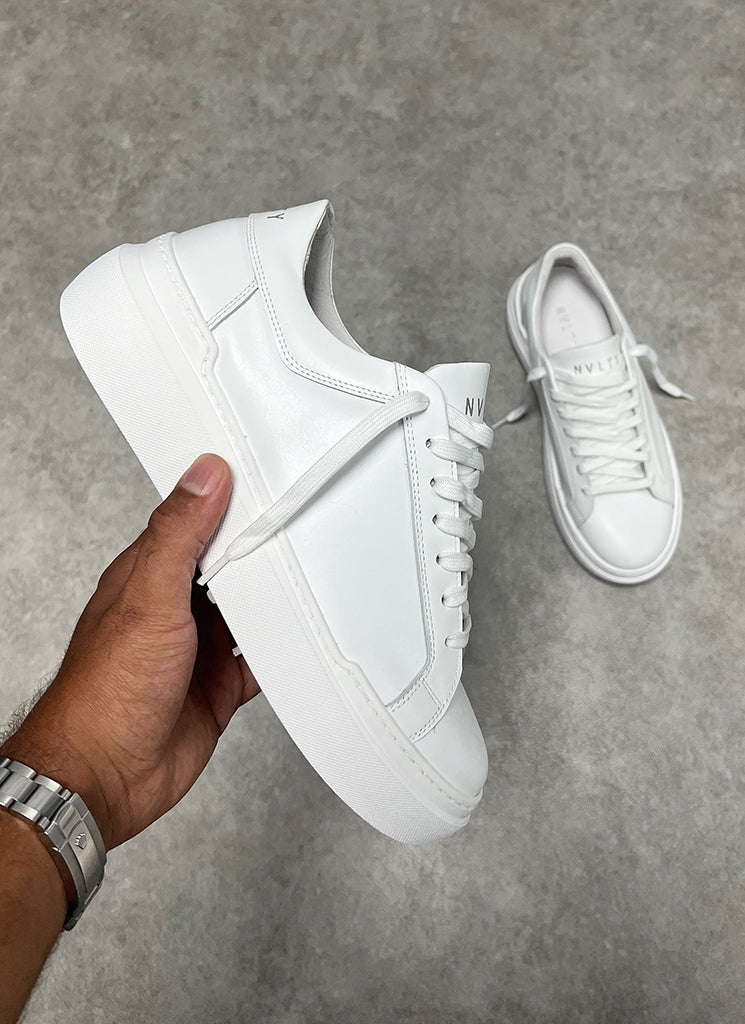 Essence Trainer - White